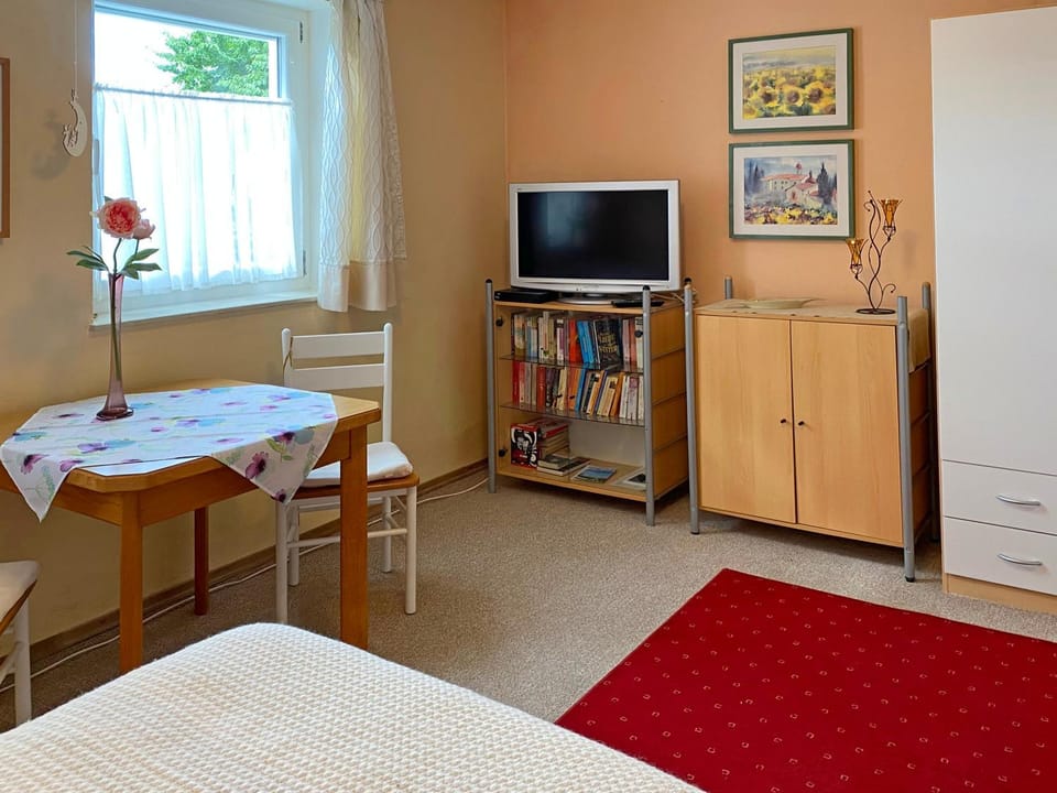 Living room, Bedroom