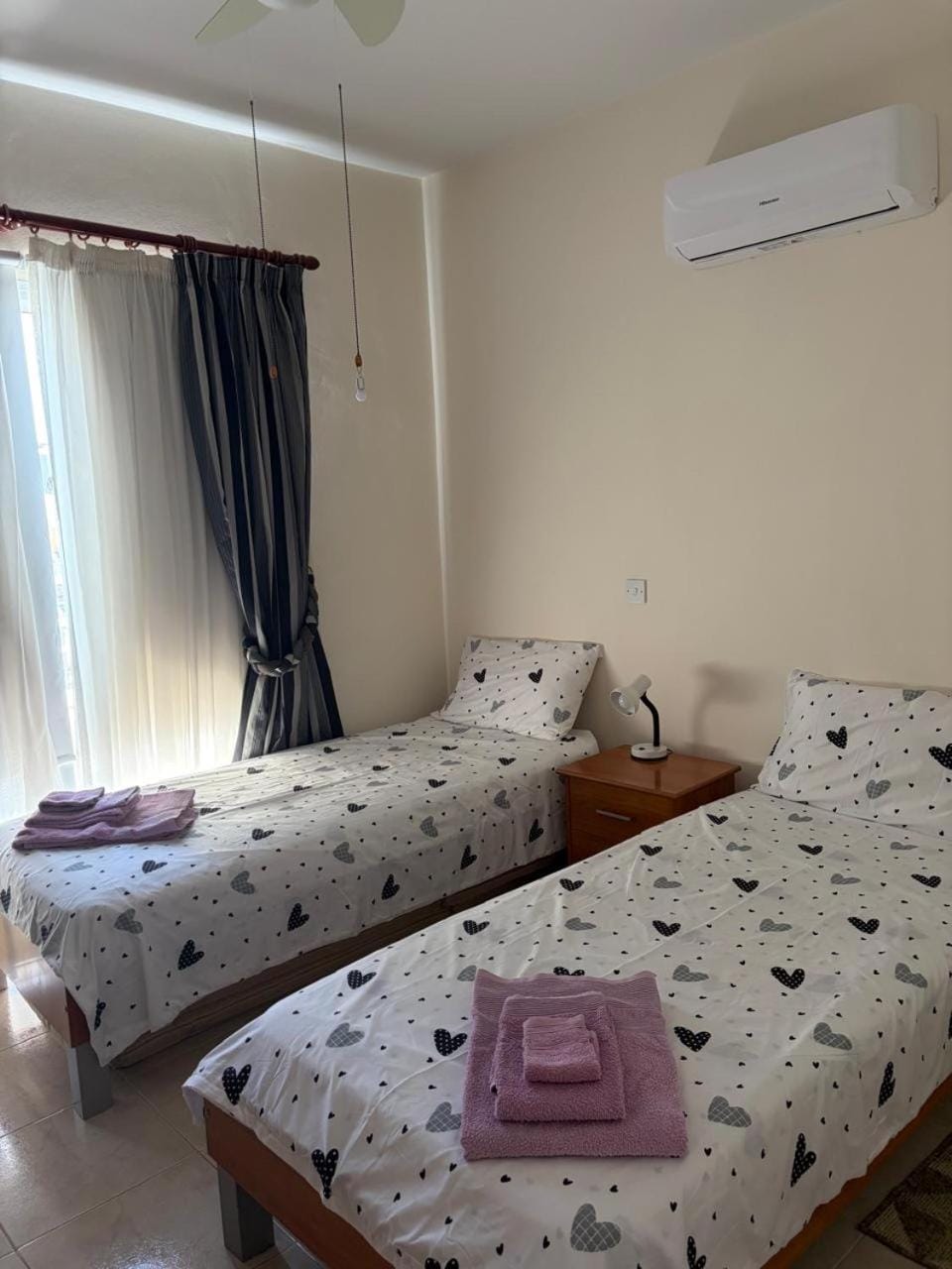 Bed, Bedroom, air conditioner