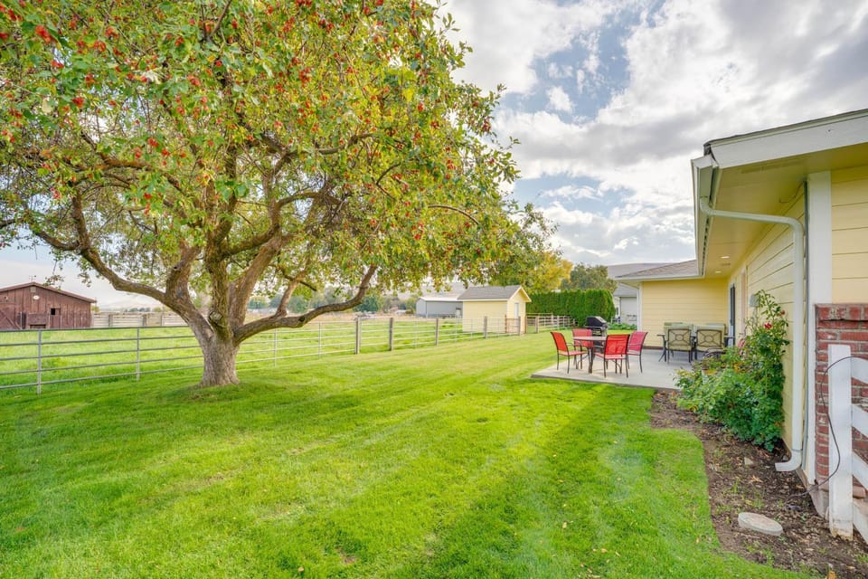 Yakima Wine Country Haven: Near Hiking & Fishing! House in Washington