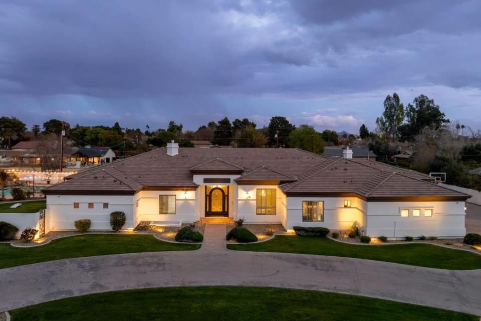 Vacation Palace House in Glendale