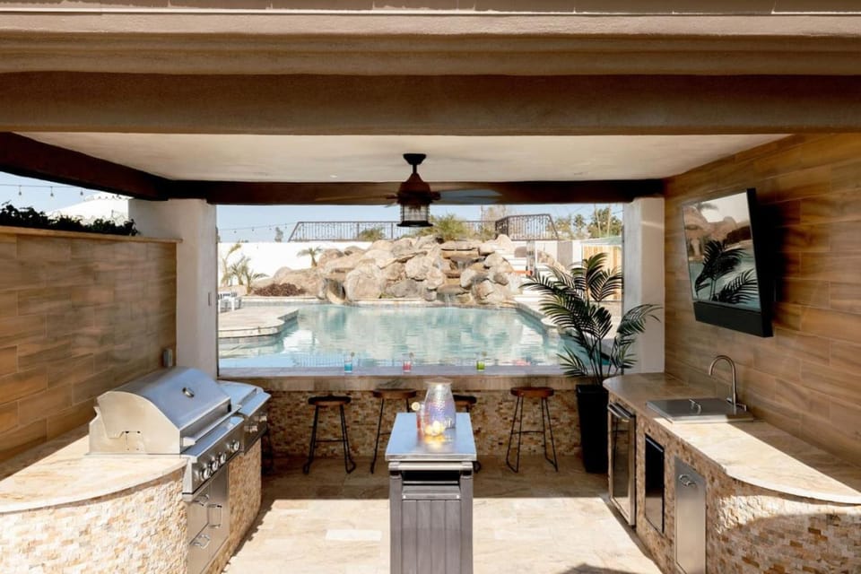 Vacation Palace House in Glendale