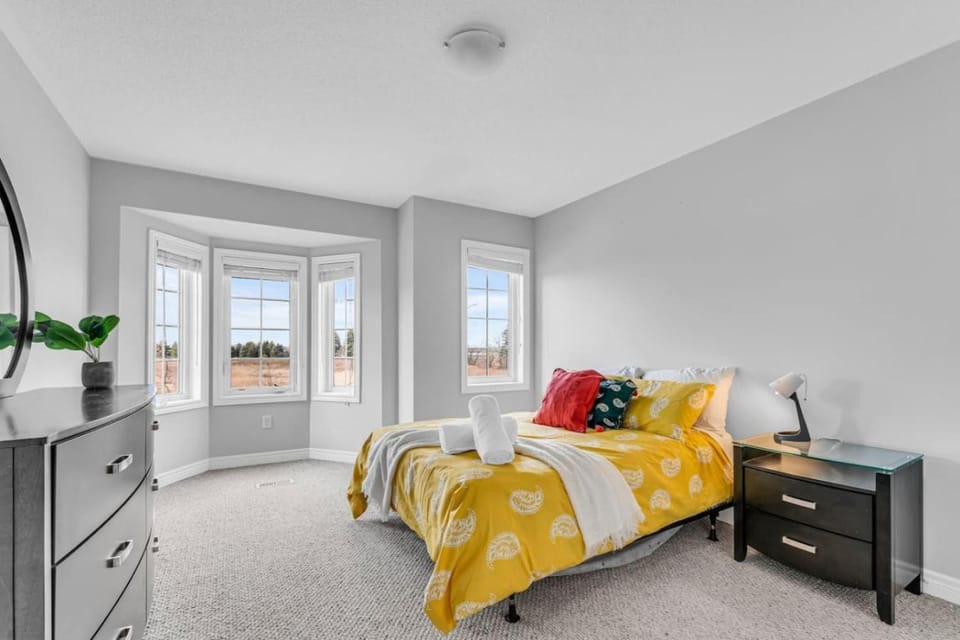 Cozy Home in Niagara 10 mins from Falls and Brock House in Saint Catharines