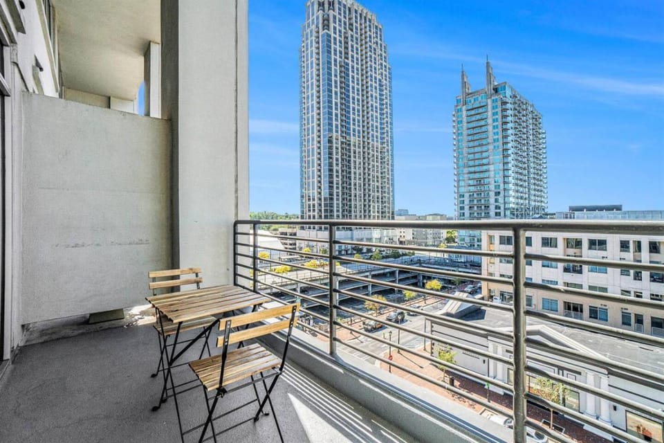 Modern LuxuryLoft In The Heart Of Atlantic Station Apartment in Buckhead