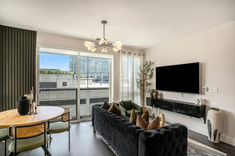 Cozy Stay ATL -2BD 2BTH -Amenities Apartment in Atlanta