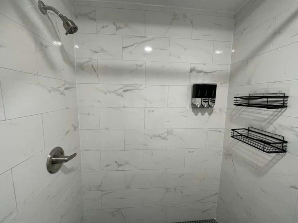 KING OF MIAMI - 1 mile from Brickell 2BD Apartment! Apartment in Coral Gables