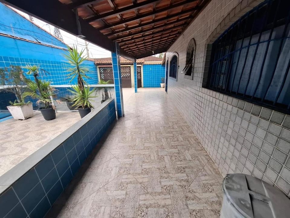 Linda Casa em Mongaguá 200 metros da praia House in Itanhaém