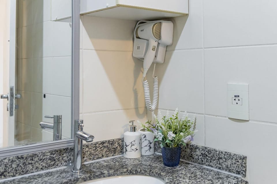 907 Ap charmoso em Pinheiros com academia e AC Apartment in Sao Paulo City