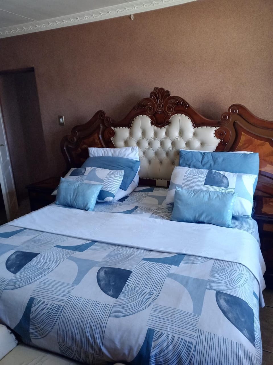 Sonnic Motel Bed and Breakfast in Gauteng