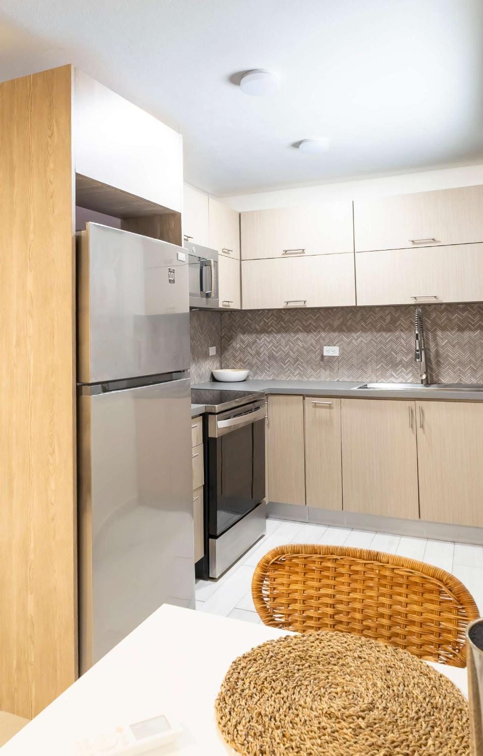 AQUA Villas Del Mar Apt 1 - 2BR Steps to Beach & Walk to Dine, Prime Location! Apartment in Dorado
