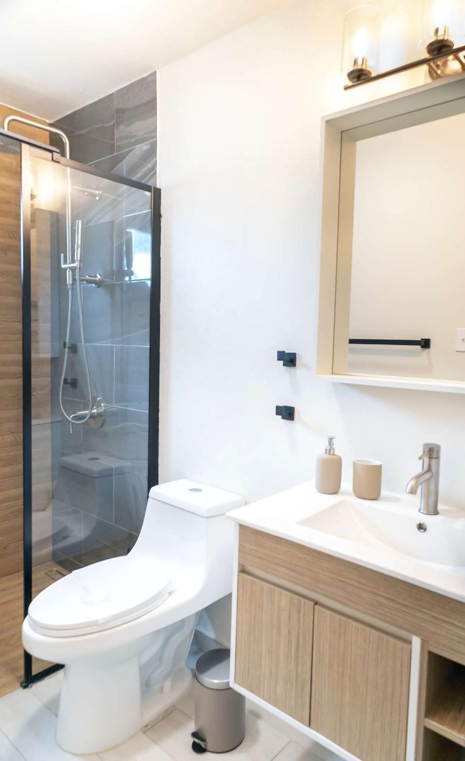 AQUA Villas Del Mar Apt 1 - 2BR Steps to Beach & Walk to Dine, Prime Location! Apartment in Dorado
