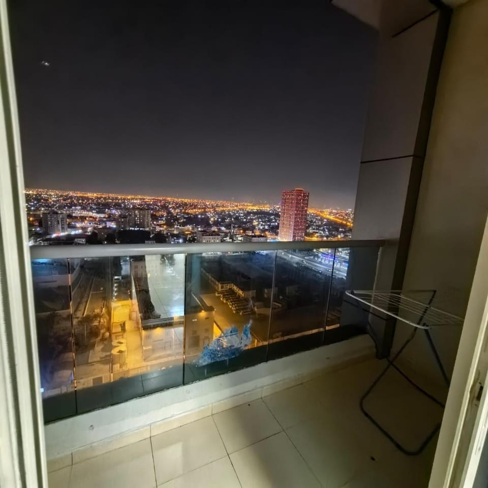 View (from property/room), Balcony/Terrace, City view