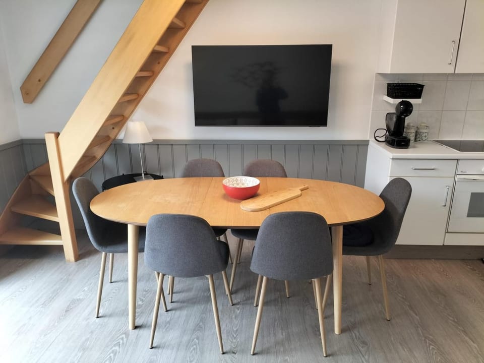 TV and multimedia, Coffee/tea facilities, Kitchen or kitchenette, Dining area