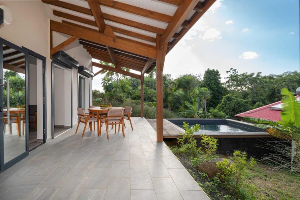 Villa Colibri au coeur de l'île, piscine privé Villa in Les Abymes