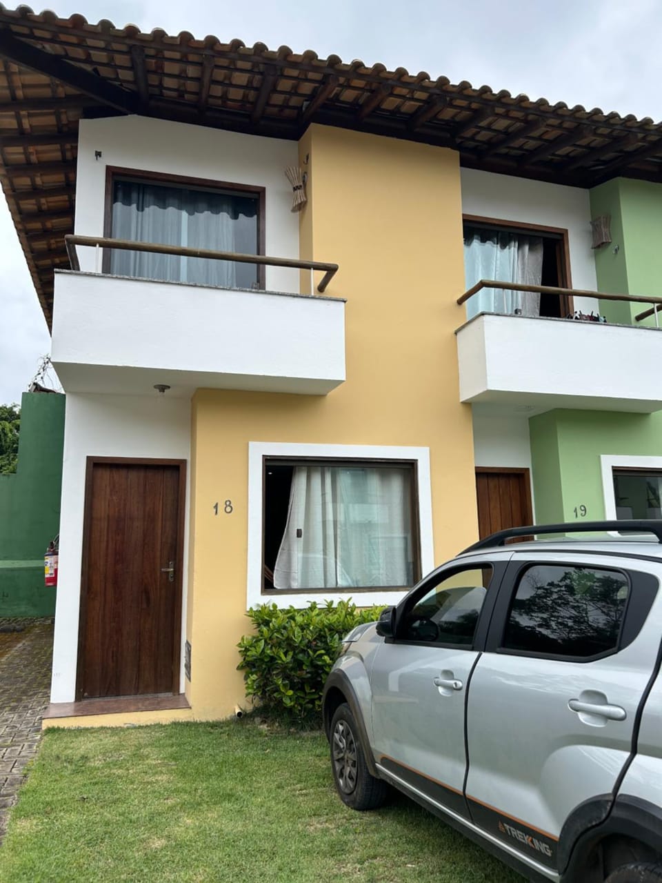 Facade/entrance, Parking