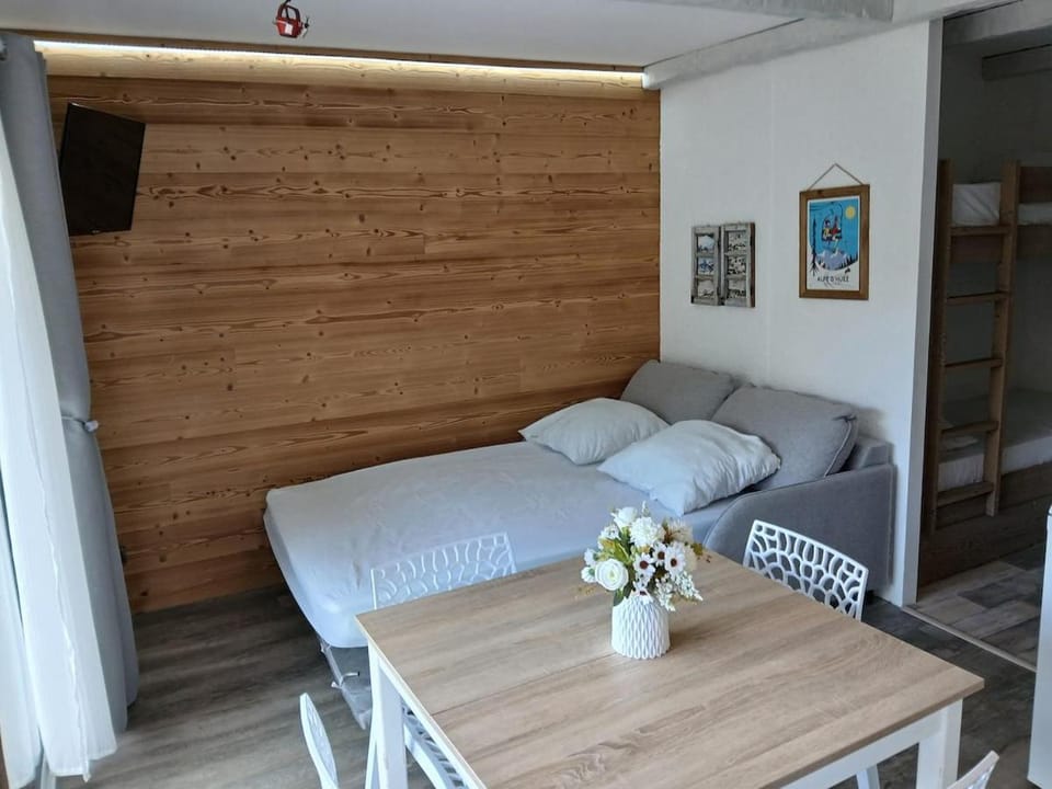 Seating area, Bedroom