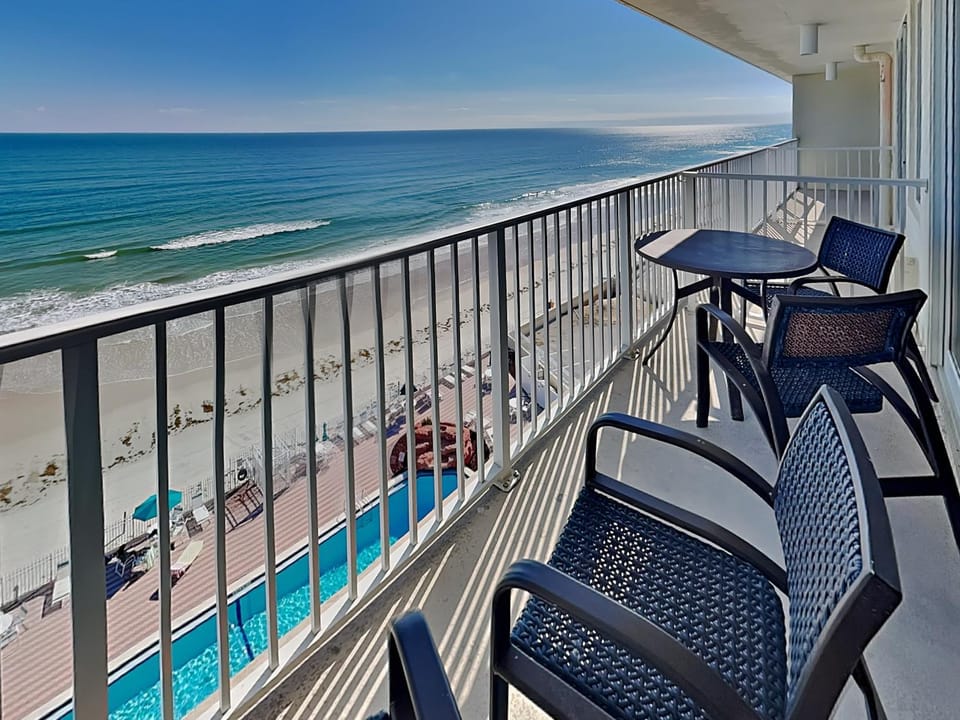Balcony/Terrace, Seating area, Beach, Pool view, Sea view, Swimming pool