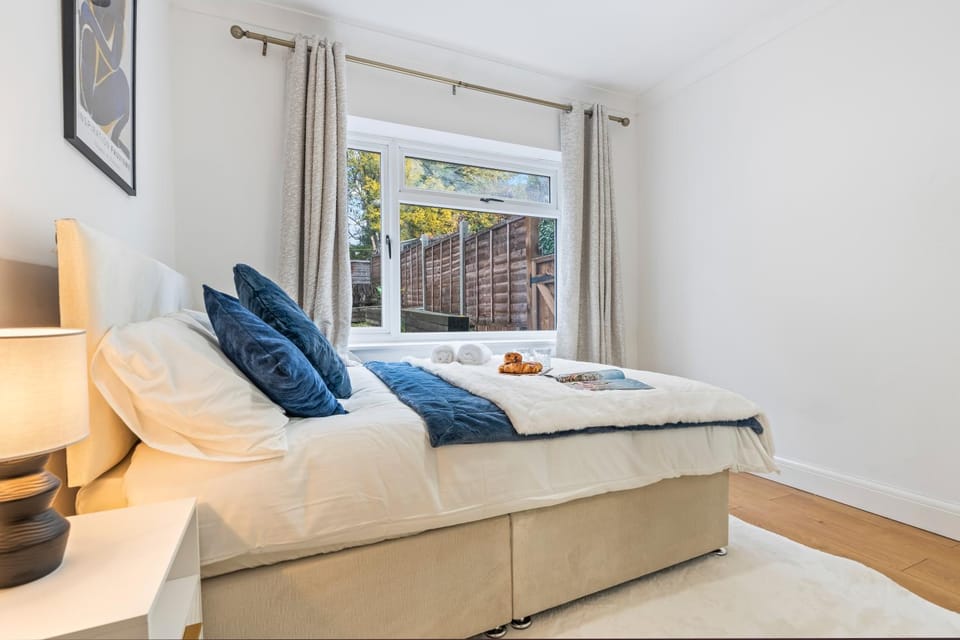 Spacious 2-Bed Apartment, 3 Min Walk to Wembley Stadium Station Apartment in Wembley