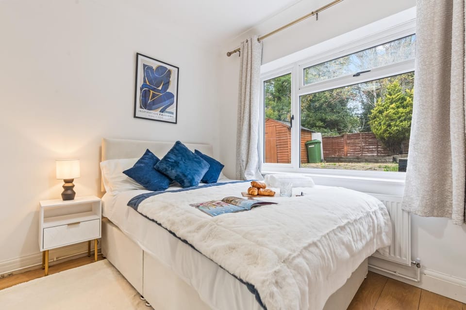 Spacious 2-Bed Apartment, 3 Min Walk to Wembley Stadium Station Apartment in Wembley