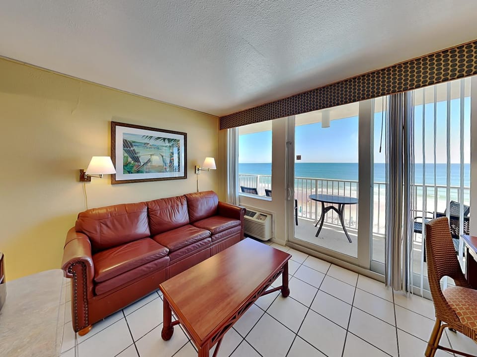 Day, Balcony/Terrace, Living room, Seating area, Sea view, furniture