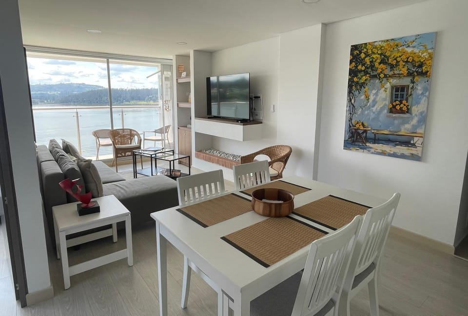 TV and multimedia, Balcony/Terrace, Living room, Dining area, Lake view, fireplace