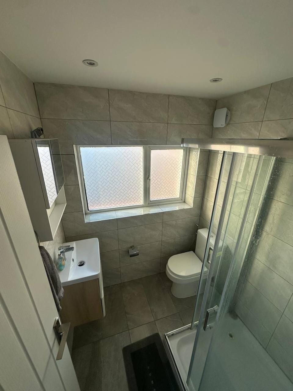 Shower, Toilet, Bathroom