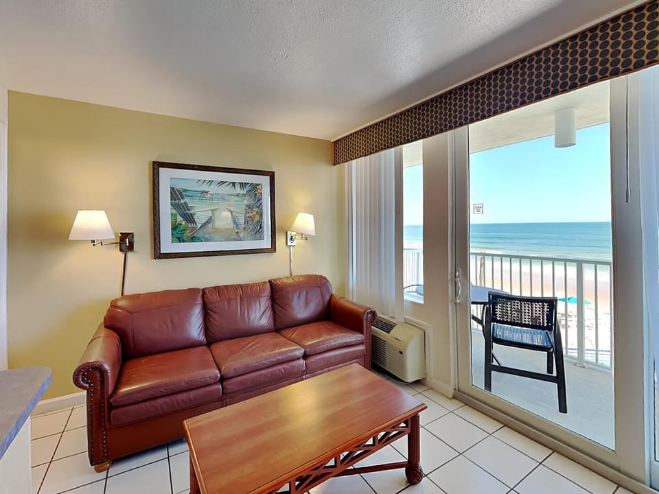 Day, Balcony/Terrace, Living room, Beach, Sea view, furniture