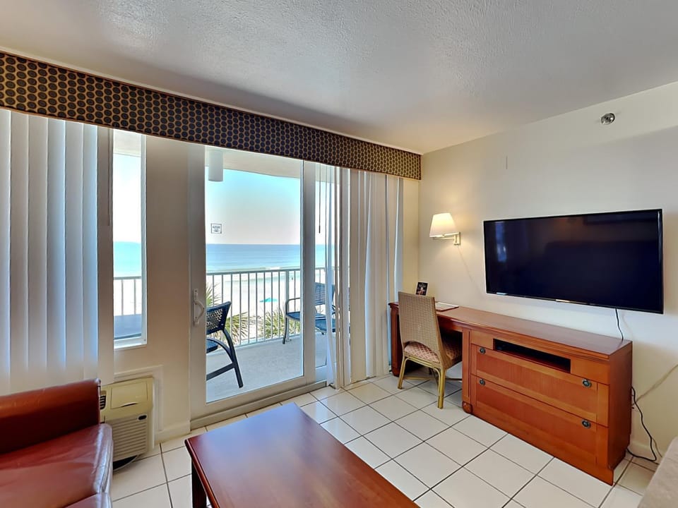 Day, TV and multimedia, View (from property/room), Balcony/Terrace, Living room, Seating area, Sea view, furniture