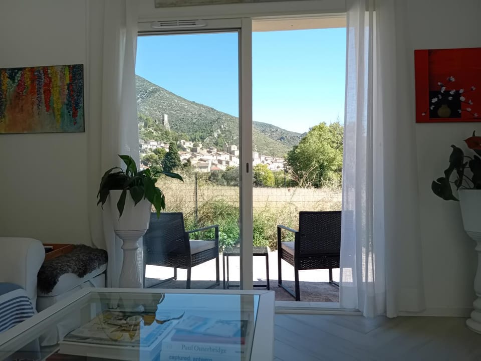 View (from property/room), Balcony/Terrace, Living room, Dining area, Mountain view