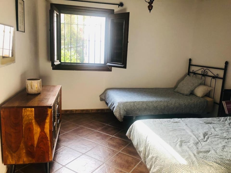 Photo of the whole room, Bedroom
