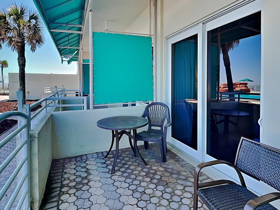 Patio, Day, Natural landscape, View (from property/room), Balcony/Terrace, Seating area