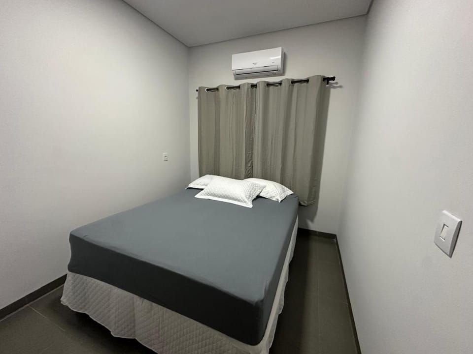 Casa garagem caminhonete exceto Dodge Ram, 2 quartos, espaço para 6 pessoas Apartment in Sinop