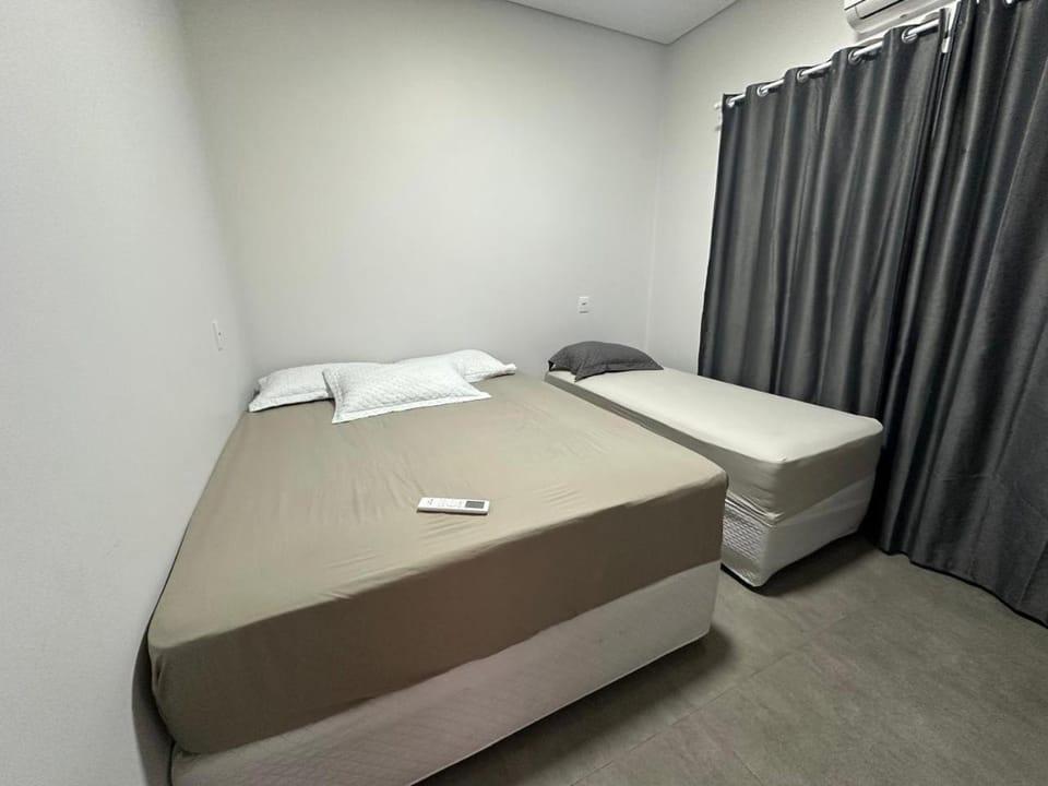 Casa garagem caminhonete exceto Dodge Ram, 2 quartos, espaço para 6 pessoas Apartment in Sinop