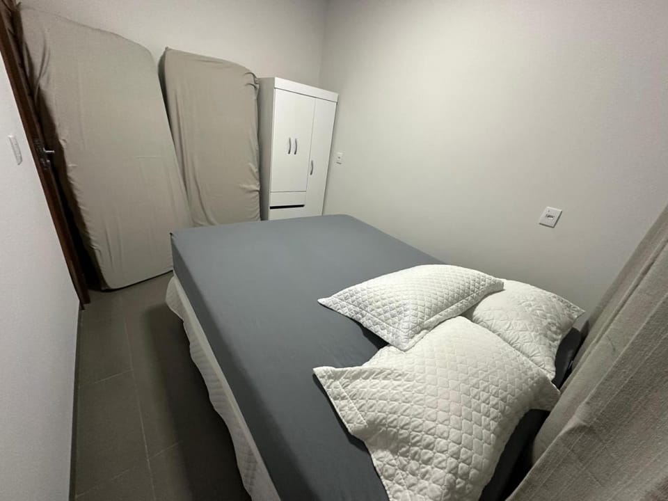 Casa garagem caminhonete exceto Dodge Ram, 2 quartos, espaço para 6 pessoas Apartment in Sinop