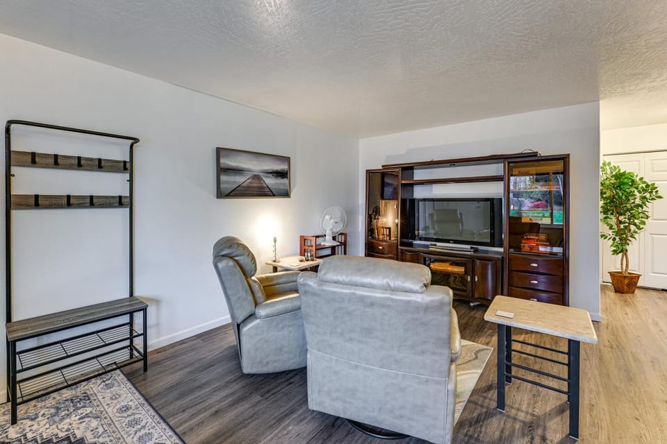 Comfort & Convenience! Apt in Central Soldotna Apartment in Soldotna