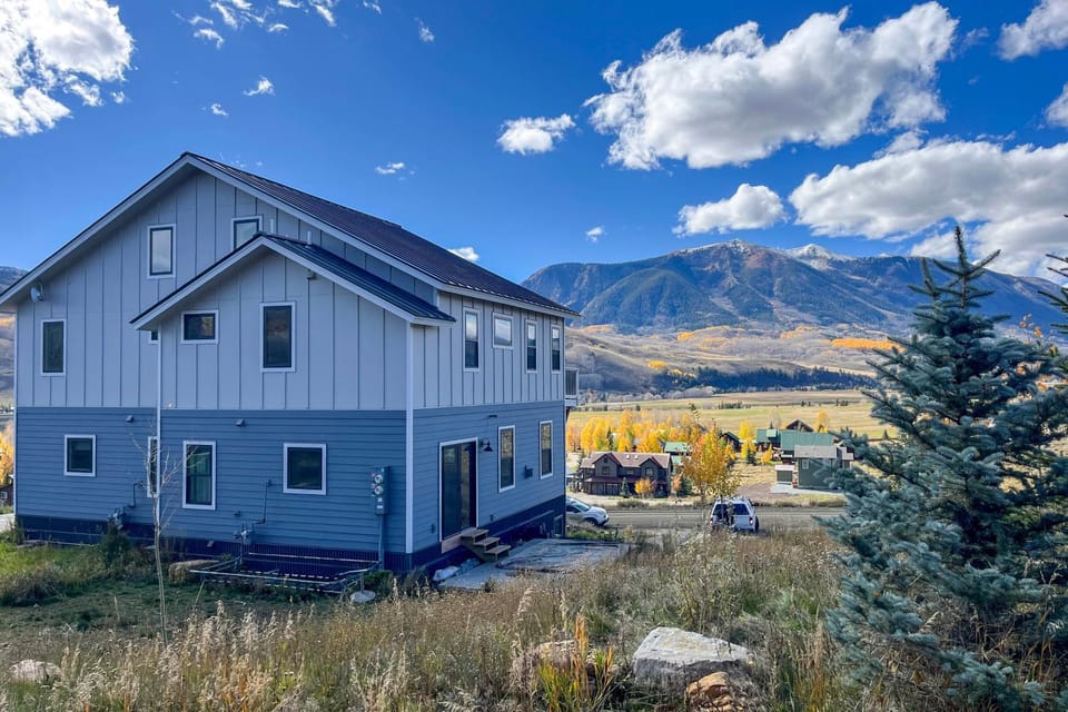 10 Mi to Slopes! Mtn-View Crested Butte Retreat House in Colorado