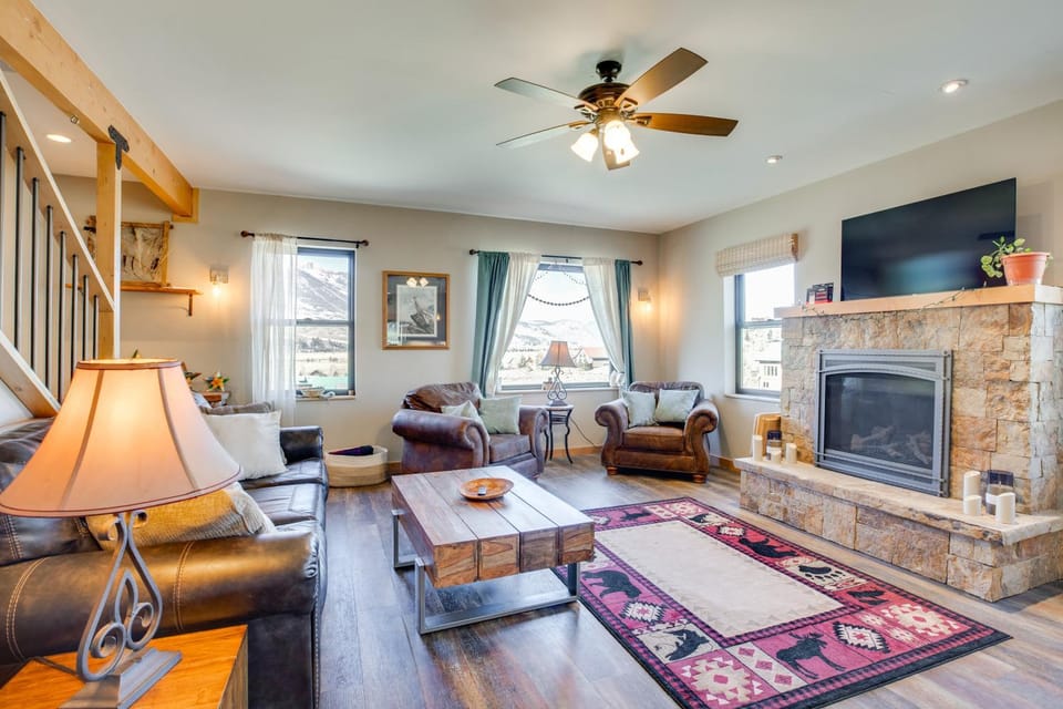 10 Mi to Slopes! Mtn-View Crested Butte Retreat House in Colorado