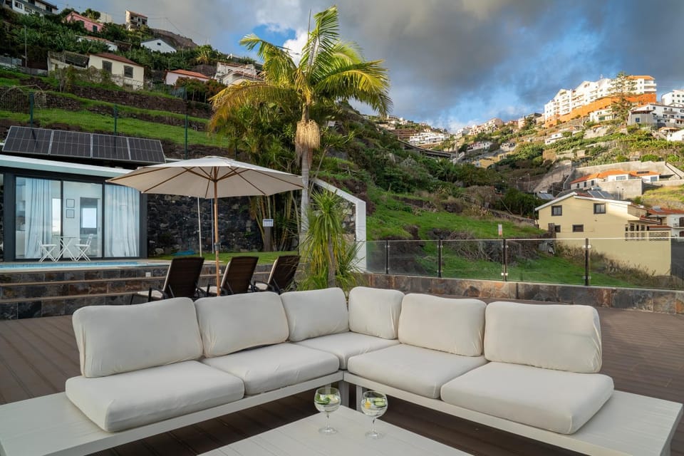 Patio, Natural landscape, View (from property/room), Balcony/Terrace
