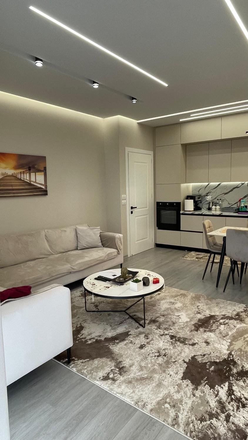 Kitchen or kitchenette, Living room, Seating area, Dining area