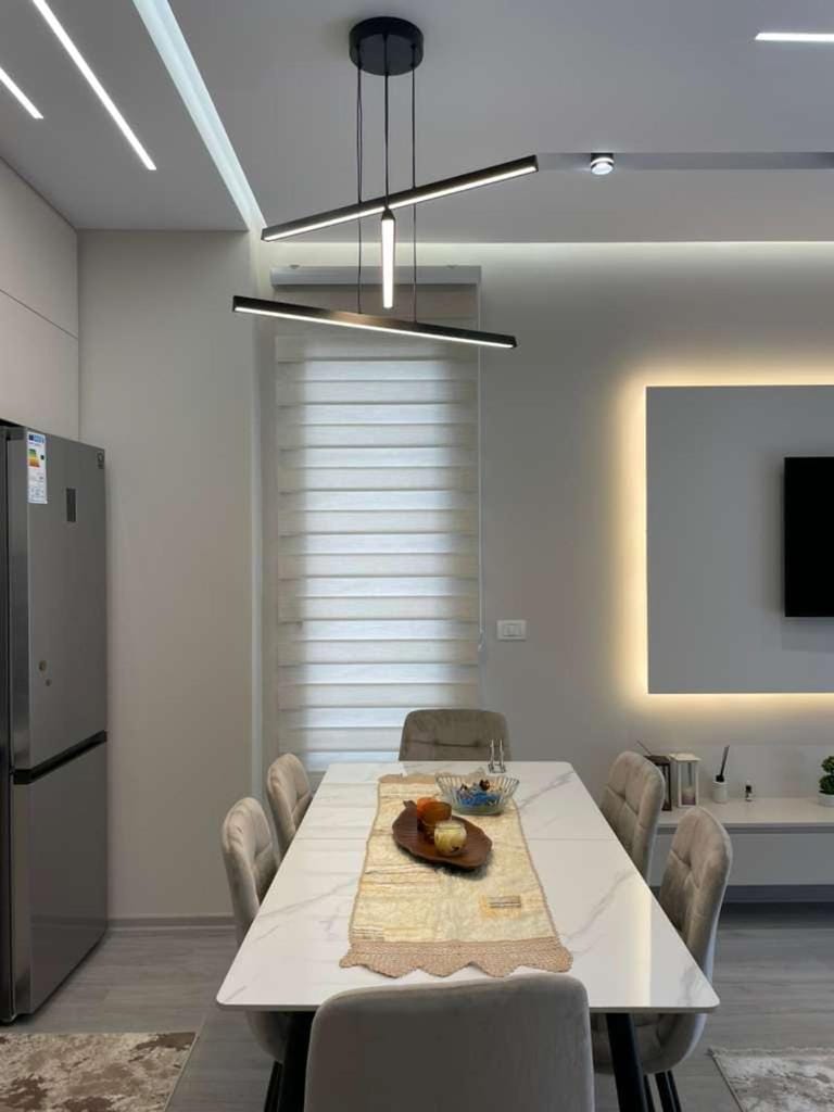 TV and multimedia, Kitchen or kitchenette, Living room, Dining area, oven