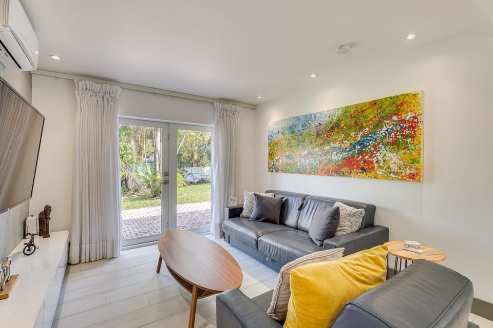 Relax in the Sun! Gem 1 Mi to Las Olas Beach House in Fort Lauderdale