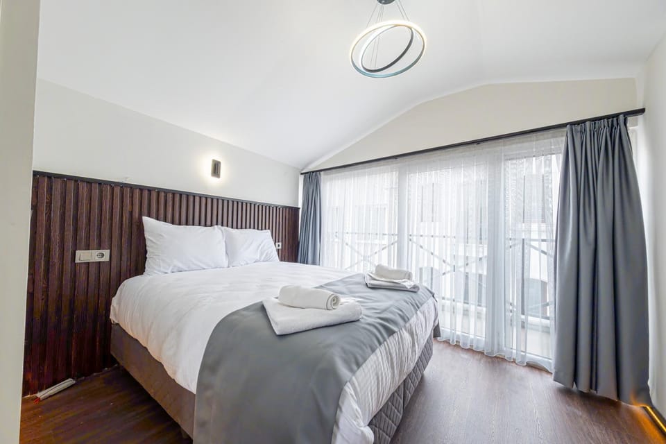 Bed, Bathroom, TV and multimedia, Photo of the whole room, Bedroom, towels, elevator