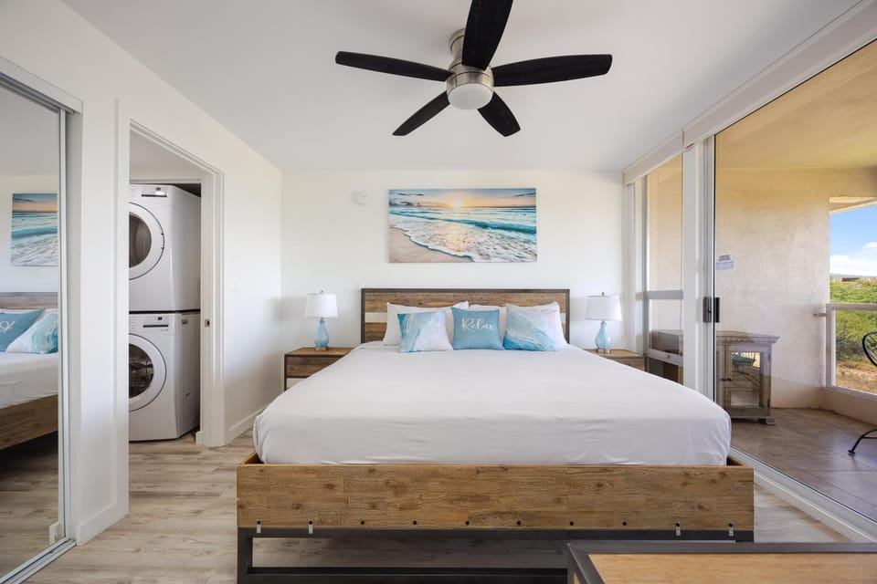 Bed, Bedroom, washing machine, dryer