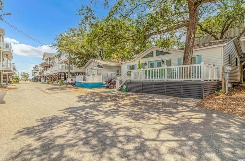 Beach Paradise, So Much To Do, Sandy Feet Retreat House in South Carolina