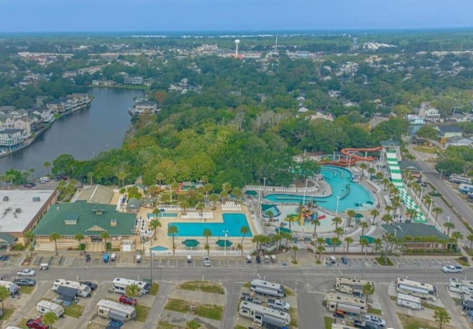 Beach Paradise, So Much To Do, Sandy Feet Retreat House in South Carolina