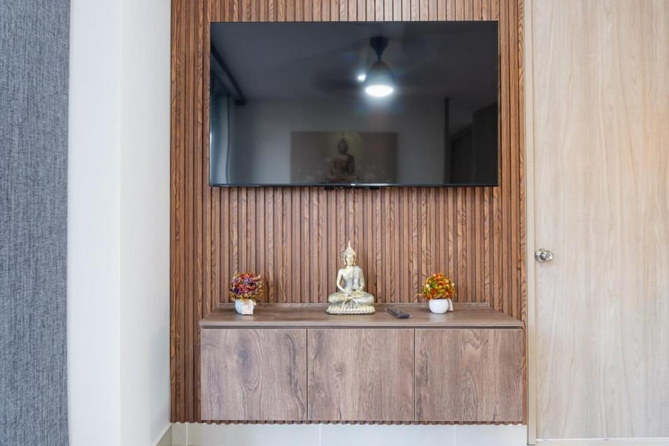 Cozy Immaculate Escape with Prime Luxury Location Apartment in Ricaurte