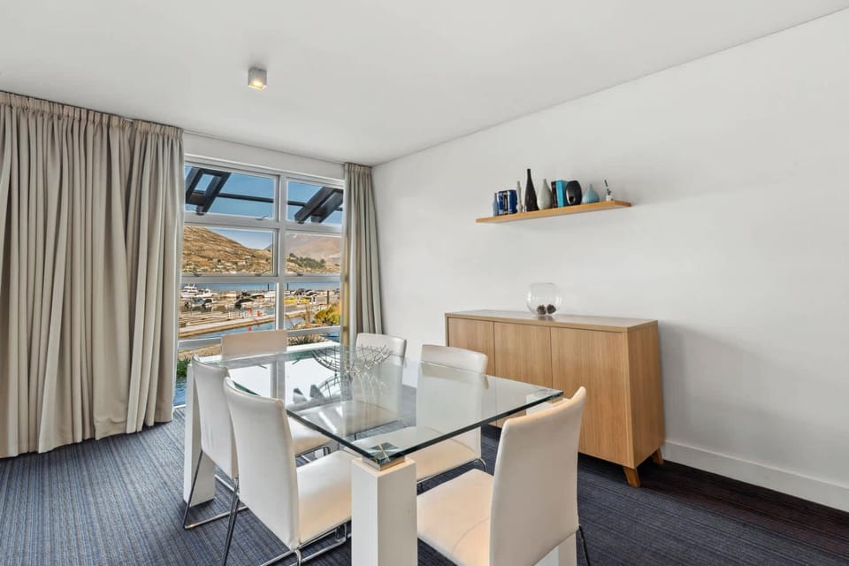Marina 2BR Cozy Family Retreat Apartment in Queenstown