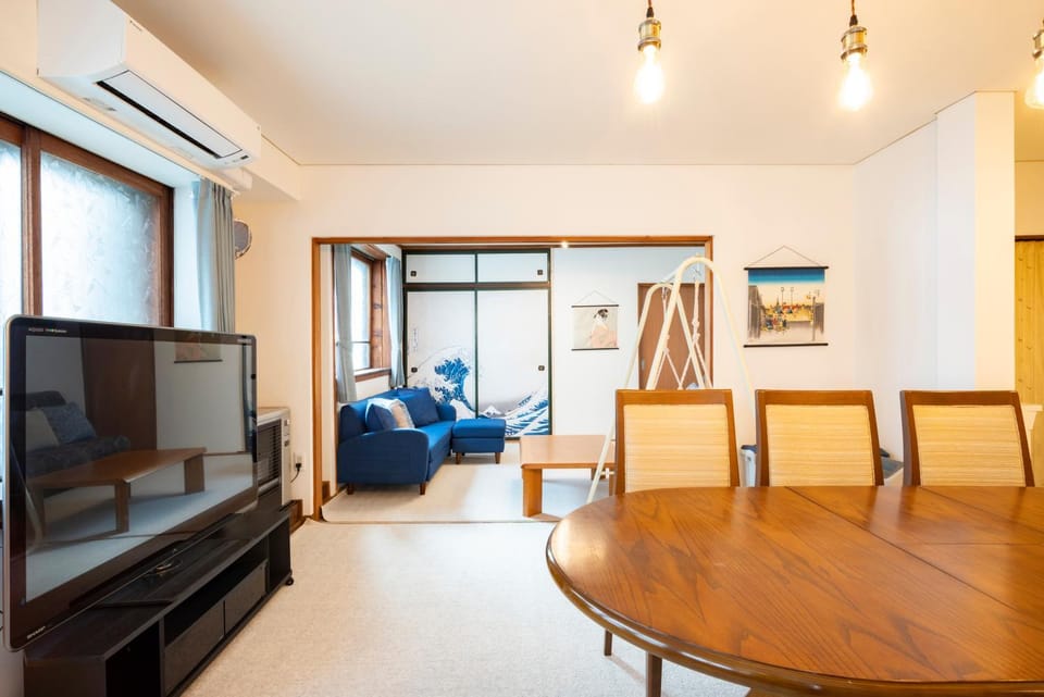 Living room, Dining area
