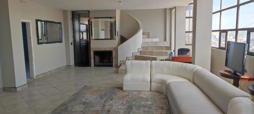 Communal lounge/ TV room, TV and multimedia, Seating area, Evening entertainment