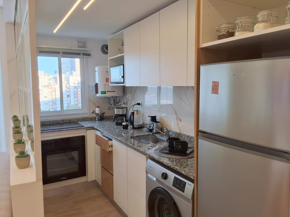 Coffee/tea facilities, Kitchen or kitchenette, oven, toaster, washing machine