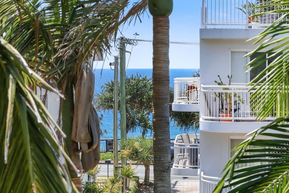 Coolum Terrace Retreat, Beach, Cafes, Shops Apartment in Coolum Beach